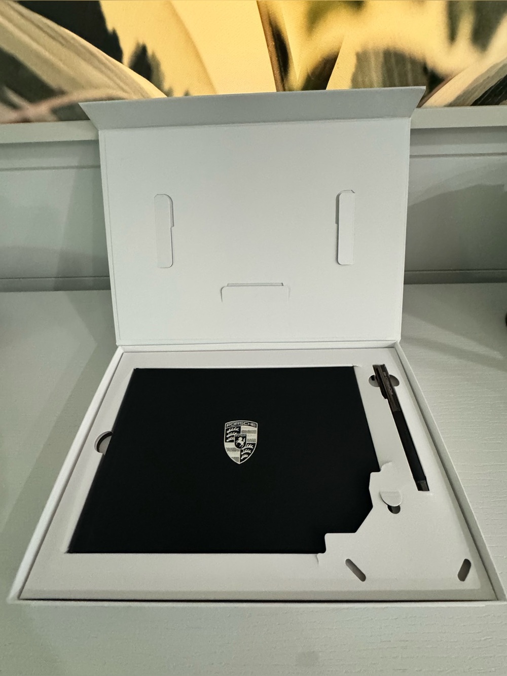 Official Porsche 🏎️📖🖊️Cayenne Turbo GT Welcome Kit Book & Pen Collector Gift Set - Picture 5 of 5